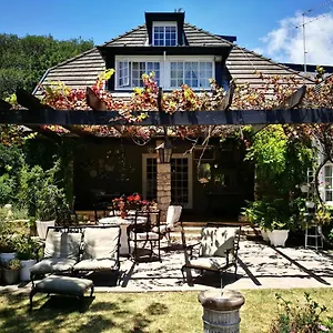 4* Konukevi Forest Hall